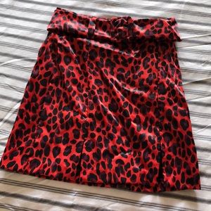 LEOPARD BELTED SKIRT